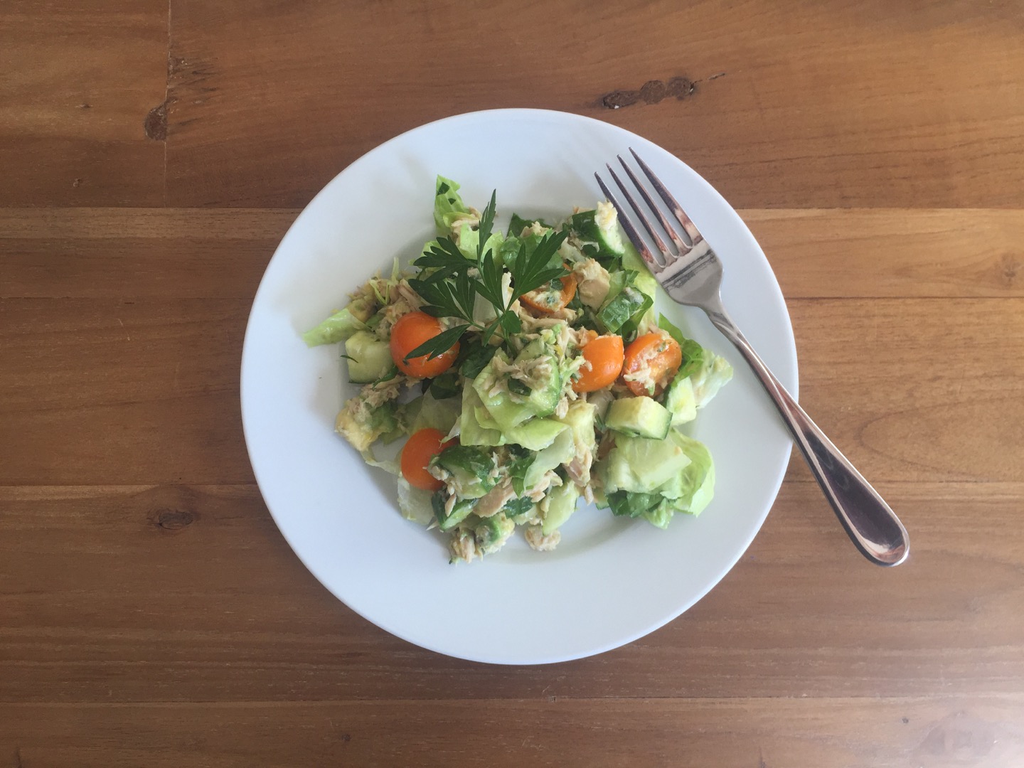 Simple salad with avocado and tuna